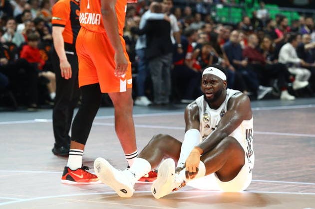 Valencia Basket v Real Madrid Euroleague Final Four Usman Garuba of Real Madrid injuries during the Euroleague match, Final Four Semifinal between Valencia Basket v Real Madrid played at ATHENS Telekom Center Athens Stadium on May 22nd 2026 in Athens Greece Athens Greece Basketball Copyright: xAgenciaxLOFx