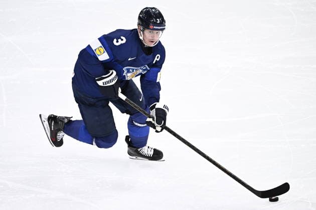 LKS 20260522 Olli Määttä of Finland vies with the puck during the 2026 IIHF Ice hockey, Eishockey World Championships preliminary round group A match between Finland and Great Britain in Zurich on May 22th, 2026. - RONI REKOMAA Zürich Switzerland Ad5ceF_kvHo  Copyright: xRonixRekomaax Ad5ceF_kvHo