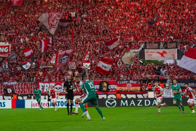 Ramien Safi Rot Weiss Essen, 07 in duel with Jan Elvedi SpVgg Greuther Fuerth, 15 Rot Weiss Essen vs SpVgg Greuther Fuerth, Football, 2 Bundesliga Relegation 2025 26, Relegation first leg, Season 2025 26, 22 05 2026, DFL REGULATIONS PROHIBIT ANY USE OF PHOTOGRAPHS AS IMAGE SEQUENCES AND OR QUASI VIDEO, Rot Weiss Essen vs FC Ingolstadt 04, Football, 2 Bundesliga Relegation 2025 26, Relegation first leg, Season 2025 26, 22 05 2026 Essen Copyright: xEibner-Pressefoto LukasxBaldygax EP_LBA