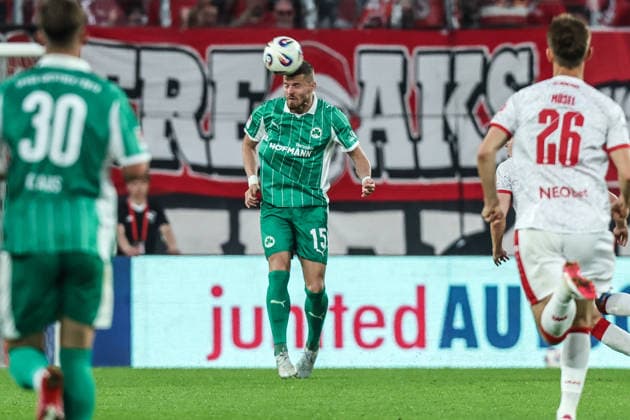 Sports, Football, Relegation 2026 Season 2025 2026 First leg Rot Weiss Essen SpVgg Greuther Fürth 22 05 2026, Stadion an der Hafenstraße Jan Elvedi Greuther Fürth, 15 Essen Stadion an der Hafenstraße North Rhine-Westphalia Germany