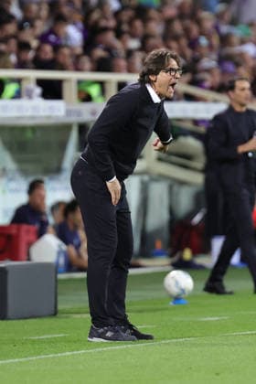 ACF Fiorentina v Atalanta - Campionato Serie A Head Coach Paolo Vanoli of ACF Fiorentina gestures during the Italian Serie A football match between ACF Fiorentina and Atalanta, on May 22 ,2026 at the Artemio-Franchi stadium in Florence. Firenze FI Italy  Copyright: xAndreaxMartinix originalFilename:martini-acffiore260522_np6Al.jpg