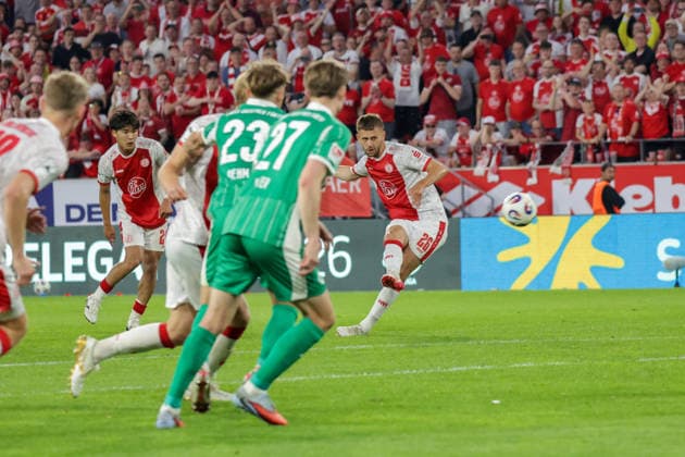 22 05 2026, xgrfx, Fußball 2 Bundesliga Relegation, Rot Weiss Essen SpVgg Greuther Fürth v l Tor,, Torben Müsel zum 1 0 Rot Weiß Essen DFL DFB REGULATIONS PROHIBIT ANY USE OF PHOTOGRAPHS as IMAGE SEQUENCES and or QUASI VIDEO Essen