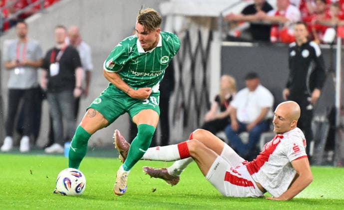 22 05 2026 Soccer season 2025 2026 Relegation 2 Soccer Bundesliga first leg Rot Weiss Essen RWE SpVgg Greuther Fürth Kleeblatt Sportfoto Zink xwoxzix DFL regulations prohibit any use of photographs as image sequences and or quasi video only for editorial use Felix Klaus 30, SpVgg Greuther Fürth Tobias Kraulich 33, Rot Weiss Essen