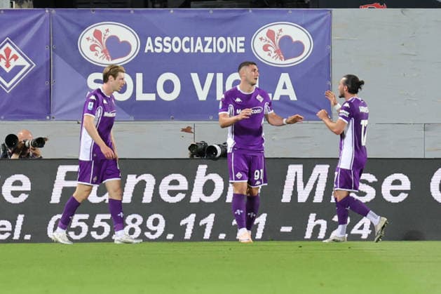 ACF Fiorentina v Atalanta - Campionato Serie A Roberto Piccoli of ACF Fiorentina celebrates with teammates after scoring goal during the Italian Serie A football match between ACF Fiorentina and Atalanta, on May 22 ,2026 at the Artemio-Franchi stadium in Florence. Firenze FI Italy  Copyright: xAndreaxMartinix originalFilename:martini-acffiore260522_npxVc.jpg