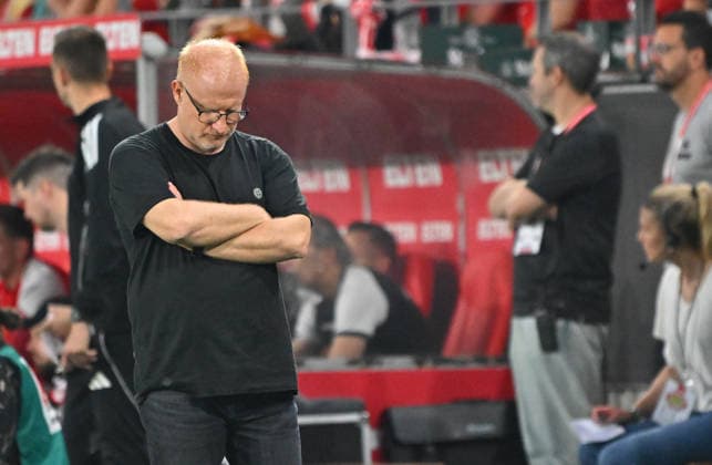 22 05 2026 Soccer season 2025 2026 Relegation 2 Soccer Bundesliga first leg Rot Weiss Essen RWE SpVgg Greuther Fürth Kleeblatt Sportfoto Zink MeZi xmexzix DFL regulations prohibit any use of photographs as image sequences and or quasi video only for editorial use Heiko Vogel Trainer SpVgg Greuther Fürth disappointed Disappointment