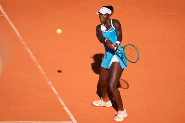 2026 WTA, Tennis Damen Strasbourg 500 - Semi Finals (Day 6) Mboko (CAN) V Cristain (ROU) (3rd Set) Victoria Mboko in action during the semifinal at the 2026 WTA Internationaux de Strasbourg Women s tennis tournament at the Tennis Club de Strasbourg in Strasbourg, France, on May 22, 2026. Strasbourg France  Copyright: xOwenxHammondx originalFilename:hammond-2026wtai260522_nplfd.jpg