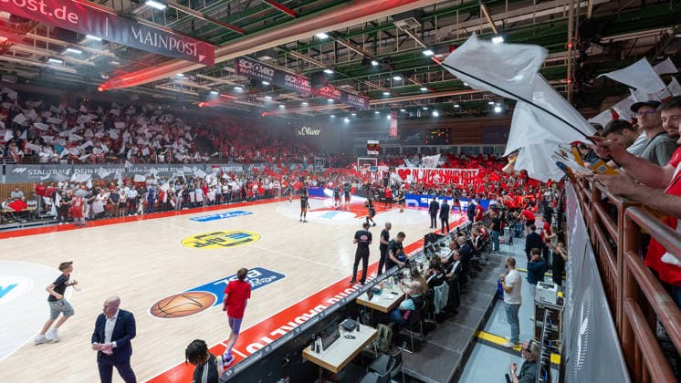 In the picture choreography of the Wuerzburg Baskets fans 22 05 2026, Basketball, Fitness First Wuerzburg Baskets vs Telekom Baskets Bonn, easyCredit BBL Playoffs, 3 Quarterfinals, Germany, 97072, tectake Arena Wuerzburg, Copyright: HMBxMedia xJulienxBecker