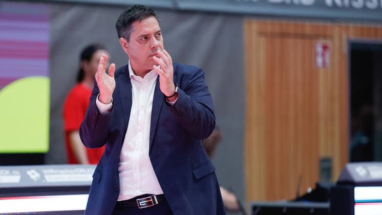 In the picture Head Coach Sasa Filipovski Wuerzburg Baskets cheers on his players 22 05 2026, Basketball, Fitness First Wuerzburg Baskets vs Telekom Baskets Bonn, easyCredit BBL Playoffs, 3 Quarterfinals, Germany, 97072, tectake Arena Wuerzburg, Copyright: HMBxMedia xJulienxBecker