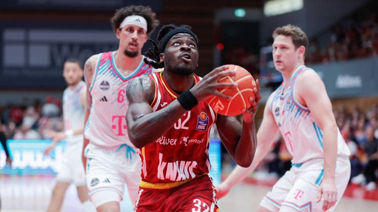 In the picture Charles Thompson Wuerzburg Baskets, 32 on the ball 22 05 2026, Basketball, Fitness First Wuerzburg Baskets vs Telekom Baskets Bonn, easyCredit BBL Playoffs, 3 Quarterfinals, Germany, 97072, tectake Arena Wuerzburg, Copyright: HMBxMedia xJulienxBecker