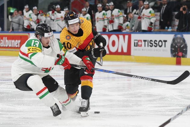 22 05 2026 Swiss Life Arena Zurich , SWITZERLAND, Mens Ice Hockey IIHF World Championship Zurich 2026 Group A GER HUN Krisztian Nagy li,HUN vs Alexander Ehl GER