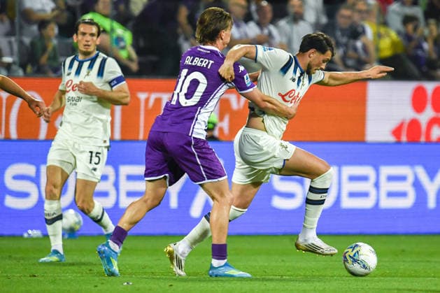 Fußball, Italien, AC Florenz - Atalanta Bergamo FOOTBALL - Serie A - ACF Fiorentina vs Atalanta BC Photo by IPA ABACAPRESS.COM84978788 - Marte Elco De Roon (Atalanta) fights for the ball against Albert Gudmundsson (Fiorentina) during ACF Fiorentina vs Atalanta BC, Italian soccer Serie A match in Florence, Italy, May 22 2026 Florence Italy  Copyright: xIPAxSport ABACAx