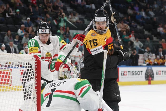 22 05 2026 Swiss Life Arena Zurich , SWITZERLAND, Mens Ice Hockey IIHF World Championship Zurich 2026 Group A GER HUN Zsombor Garat li,HUN vs Samuel Dove McFalls GER