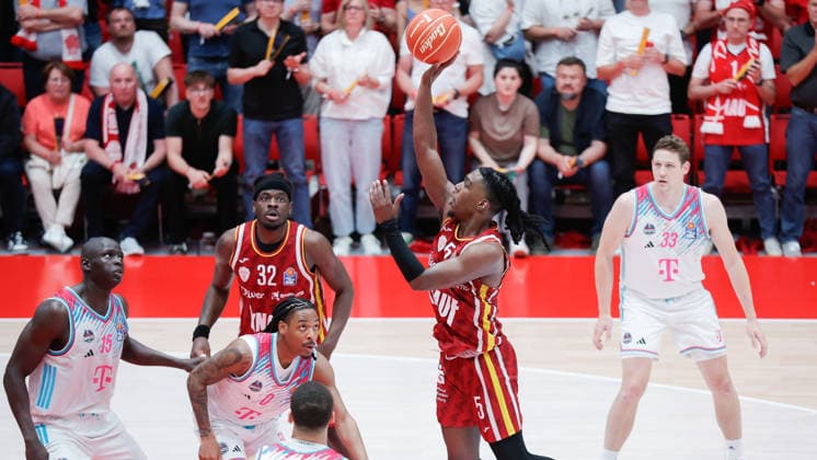 In the picture Marcus Carr Wuerzburg Baskets, 5 with the basketball 22 05 2026, Basketball, Fitness First Wuerzburg Baskets vs Telekom Baskets Bonn, easyCredit BBL Playoffs, 3 Quarterfinals, Germany, 97072, tectake Arena Wuerzburg, Copyright: HMBxMedia xJulienxBecker