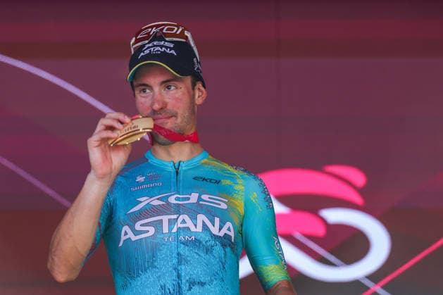 109th Giro d Italia 2026 Stage 13 a 189km stage from Alessandria to Verbania 22 05 2026 Alberto Bettiol of Italy XDS Astana Team celebrates at podium as stage winner during the 109th Giro d Italia 2026, Stage 13 a 189km stage from Alessandria to Verbania UCIWT on May 22, 2026 in Verbania, Italy Copyright: xBEAUTIFULxSPORTS Carabellix