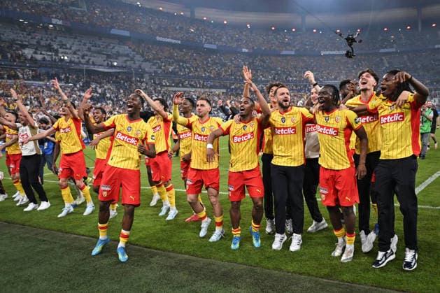 French Cup - RC Lens wins over OGC Nice FA RC Lens’ players celebrate their win over during OGC Nice after the French Cup final football match at the Stade de France in Paris on May 22, 2026. Photo by Firas Abdullah ABACAPRESS.COM Paris Ile-de-France France  Copyright: xAbdullahxFiras ABACAx
