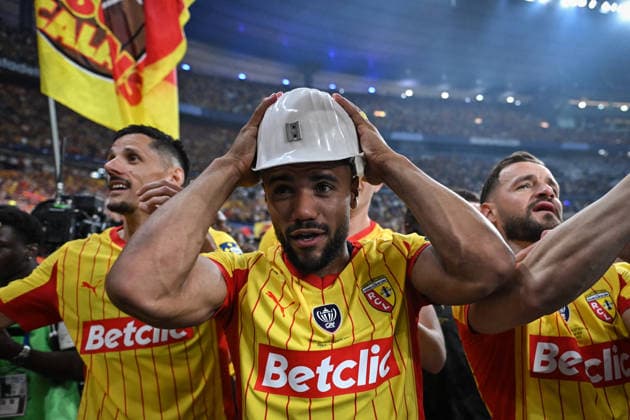 French Cup - RC Lens wins over OGC Nice FA RC Lens’ players celebrate their win over during OGC Nice after the French Cup final football match at the Stade de France in Paris on May 22, 2026. Photo by Firas Abdullah ABACAPRESS.COM Paris Ile-de-France France  Copyright: xAbdullahxFiras ABACAx