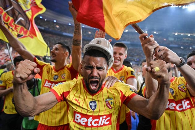 French Cup - RC Lens wins over OGC Nice FA RC Lens’ players celebrate their win over during OGC Nice after the French Cup final football match at the Stade de France in Paris on May 22, 2026. Photo by Firas Abdullah ABACAPRESS.COM Paris Ile-de-France France  Copyright: xAbdullahxFiras ABACAx