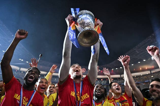 French Cup - RC Lens wins over OGC Nice FA RC Lens’ players celebrate their win over during OGC Nice after the French Cup final football match at the Stade de France in Paris on May 22, 2026. Photo by Firas Abdullah ABACAPRESS.COM Paris Ile-de-France France  Copyright: xAbdullahxFiras ABACAx