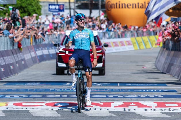 CYCLING - Giro d Italia - Stage 13 - Alessandria - Verbania Photo by IPA ABACAPRESS.COM84981869 - Alberto Bettiol of Italy (XDS Astana Team) celebrates at finish line as stage winner during the 109th Giro d Italia 2026, Stage 13 a 189km stage from Alessandria to Verbania UCIWT on May 22, 2026 in Verbania, Italy Verbania Italy  Copyright: xIPAxSport ABACAx