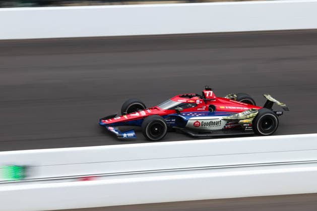 77 Sting Ray Robb USA , Juncos Hollinger Racing