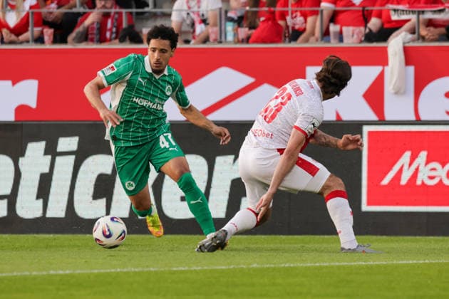 22 05 2026, xgrfx, Soccer 2 Bundesliga Relegation, Rot Weiss Essen SpVgg Greuther Fürth v l Sayfalla Ltaief Greuther Fürth , Jose Enrique Rios Alonso Rot Weiß Essen DFL DFB REGULATIONS PROHIBIT ANY USE OF PHOTOGRAPHS as IMAGE SEQUENCES and or QUASI VIDEO Essen