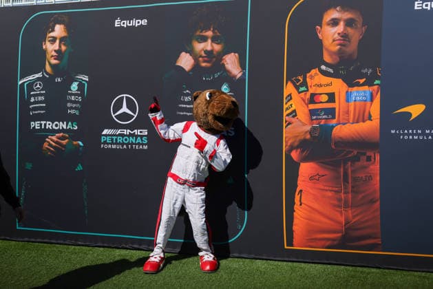 IPA84984074 - Paddock Atmosphere - Canada GP Mascot during the Free Practice of Formula 1 AWS Canadian Grand Prix 2026 at Circuit Gilles Villeneuve in Montreal, Canada. Round 7 of the 2026 FIA Formula One World Championship, WM, Weltmeisterschaft held May 22-24, 2026. The Circuit Gilles Villeneuve on Ile Notre-Dame in Montreal, named after the legendary Ferrari driver, hosts the Sprint format for the seventh round. This event weekend features the F1 Sprint format, with a Sprint Shootout and Sprint Race in addition to the standard qualifying session and Grand Prix. during Formula 1 AWS Canadian Grand Prix 2026 - Round 7 - Circuit Gilles Villeneuve, Formula 1 Championship in , , May 22 2026  Copyright: xStefanoxFacchin xAlessioxDexMarcox xAvens-images.com AvensImages IPAxSportx xx 84984074