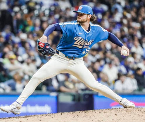 Milwaukee Brewers relief pitcher Shane Drohan throws in the sixth inning of the MLB, Baseball Herren, USA game between the Los Angeles Dodgers and the Milwaukee Brewers at American Family Field in Milwaukee, Wisconsin on Friday, May 22, 2026.  MIL20260522835 TANNENxMAURY