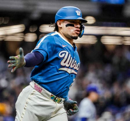 Milwaukee Brewers catcher William Contreras reacts as he hits a three run home run in the first inning of the MLB, Baseball Herren, USA game between the Los Angeles Dodgers and the Milwaukee Brewers at American Family Field in Milwaukee, Wisconsin on Friday, May 22, 2026.  MIL20260522815 TANNENxMAURY