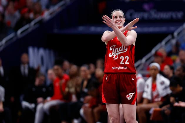 INDIANAPOLIS, IN - MAY 22: Indiana Fever guard Caitlin Clark (22) reacts after missing a three pointer in the second half of play during a WNBA, Basketball Damen, USA game between the Golden State Valkyries and the Indiana Fever on May 22, 2026 at Gainbridge Fieldhouse in Indianapolis, IN. (Photo by Jeffrey Brown Icon Sportswire) WNBA: MAY 22 Golden State Valkyries at Indiana Fever EDITORIAL USE ONLY Icon052226010