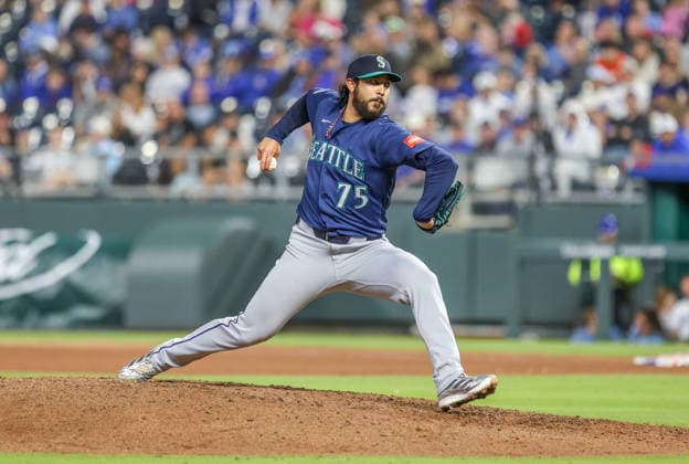 MLB, Baseball Herren, USA 2026: Mariners Vs Royals May 22 MAY 22, 2026: Seattle Mariners relief pitcher AndroÂs MuoÂ±oz (75) comes in relief and save the game against the Kansas City Royals at Kauffman Stadium in Kansas City, MO. Roman Puno CSM (Credit Image: Â Roman Puno Cal Media) Kansas City Missouri United States EDITORIAL USE ONLY Copyright: xx ZUMA-20260522_zma_c04_063.jpg RomanxPunox csmphotothree491405