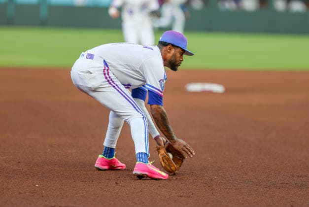 MLB, Baseball Herren, USA 2026: Mariners Vs Royals May 22 MAY 22, 2026: Kansas City Royals third baseman Maikel Garcia (11) fields a ground ball to start a double play against the Seattle Mariners at Kauffman Stadium in Kansas City, MO. Roman Puno CSM (Credit Image: Â Roman Puno Cal Media) Kansas City Missouri United States EDITORIAL USE ONLY Copyright: xx ZUMA-20260522_zma_c04_078.jpg RomanxPunox csmphotothree491416
