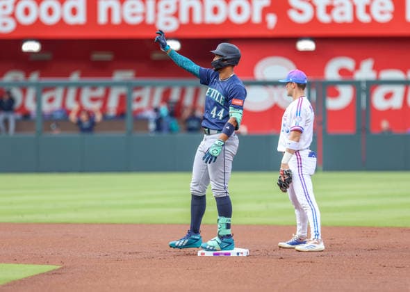 MAY 22, 2026: Seattle Mariners center fielder Julio RodroÂ­guez (44) celebrates at second base against the Kansas City Royals at Kauffman Stadium in Kansas City, MO. CSM MLB, Baseball Herren, USA 2026: Mariners Vs Royals May 22  - ZUMAc04_ 20260522_zma_c04_049 Copyright: xRomanxPunox
