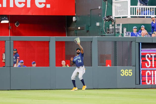 MAY 22, 2026: Seattle Mariners left fielder Randy Arozarena (56) catches a fly ball in the 6th inning against the Kansas City Royals at Kauffman Stadium in Kansas City, MO. CSM MLB, Baseball Herren, USA 2026: Mariners Vs Royals May 22  - ZUMAc04_ 20260522_zma_c04_065 Copyright: xRomanxPunox