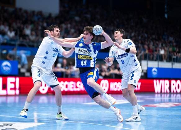 DAIKIN HBL HANDBALL MEN 1 BL 32 GAME DAY THSV EISENACH TBV LEMGO LIPPE FOR EDITORIAL PURPOSES ONLY p 22 05 2026 Eisenach DAIKIN HBL Handball 1 Bundesliga Herren Saison 2025 2026 32 Spieltag Werner Assmann Halle ThSV Eisenach TBV Lemgo Lippe in photo Stephan Seitz 44 ThSV Eisenach in duel with Hendrik Wagner 28 TBV Lemgo Lippe and Frederik Simak 8 TBV Lemgo Lippe Germany Thuringia Eisenach Copyright SaschaxFromm Copyright: SaschaxFromm doc85yriy5dsvn1r8x5nqv ,EDITORIAL USE ONLY Copyright: SaschaxFromm