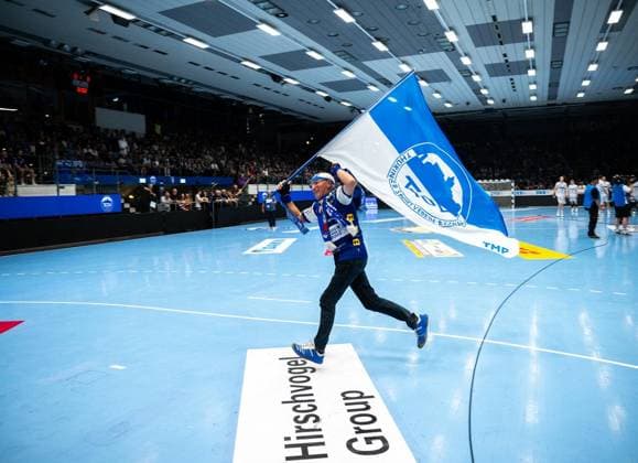 DAIKIN HBL HANDBALL MEN 1 BL 32 GAME DAY THSV EISENACH TBV LEMGO LIPPE FOR EDITORIAL PURPOSES ONLY p 22 05 2026 Eisenach DAIKIN HBL Handball 1 Bundesliga Herren Saison 2025 2026 32 Spieltag Werner Assmann Halle ThSV Eisenach TBV Lemgo Lippe im Foto Eisenach s Trommler Manolo , Volker Staer Germany Thüringen Eisenach Copyright SaschaxFromm Copyright: SaschaxFromm doc85yrqbwl5yt1kmidpb42 ,EDITORIAL USE ONLY Copyright: SaschaxFromm