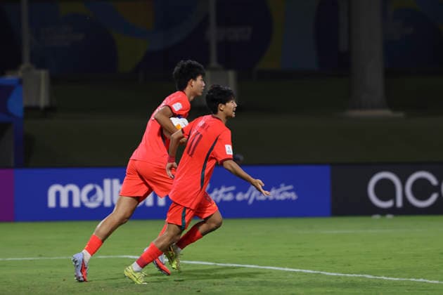 (260523) -- JEDDAH, May 23, 2026 -- China s Zhao Songyuan (L) celebrates a goal with his teammate Wan Xiang during the final between China and Japan at the 2026 AFC U17, U 17 Asian Cup in Jeddah, Saudi Arabia, May 22, 2026. ) (SP)SAUDI ARABIA-JEDDAH-FOOTBALL-AFC U17 ASIAN CUP 2026-CHINA VS JAPAN WangxHaizhou 