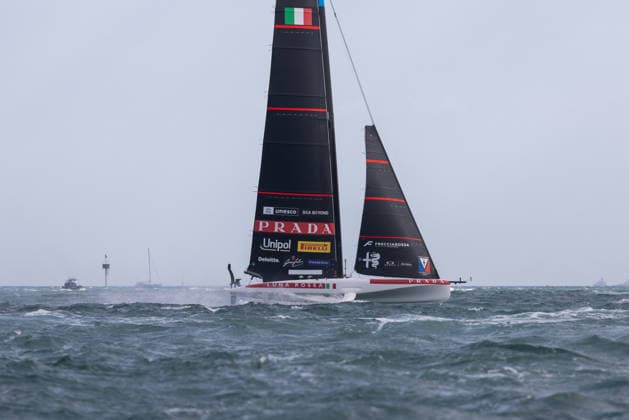 Louis Vuitton 38th America s Cup Preliminary Regatta Sardinia Luna Rossa 2 competes during the first day of the Louis Vuitton 38th America s Cup Preliminary Regatta Sardinia in Cagliari, Italy, on May 22, 2026. The preliminary regatta in Sardinia, part of the 38th America s Cup and sponsored by Louis Vuitton, provides teams with the first opportunity to test their skills as they prepare for the event in Naples in 2027. The races take place in the Gulf of Cagliari, featuring fully equalized AC40 one-design yachts capable of reaching speeds exceeding 40 knots. cagliari - Italy  Copyright: xMauroxUjettox originalFilename:ujetto-louisvui260522_npVUL.jpg