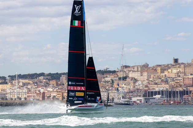 Louis Vuitton 38th America s Cup Preliminary Regatta Sardinia Luna Rossa 2 competes during the first day of the Louis Vuitton 38th America s Cup Preliminary Regatta Sardinia in Cagliari, Italy, on May 22, 2026. The preliminary regatta in Sardinia, part of the 38th America s Cup and sponsored by Louis Vuitton, provides teams with the first opportunity to test their skills as they prepare for the event in Naples in 2027. The races take place in the Gulf of Cagliari, featuring fully equalized AC40 one-design yachts capable of reaching speeds exceeding 40 knots. cagliari - Italy  Copyright: xMauroxUjettox originalFilename:ujetto-louisvui260522_npU5i.jpg