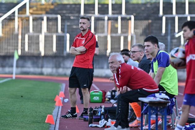Relegation Regionalliga Bayern TSV Schwaben Augsburg SV Kirchanschöring 22 05 2026 AUGSBURG, GERMANY 22 MAY in the picture Marco ZUPUR Co Trainer Schwaben Augsburg Single photo free pose during the match between TSV Schwaben Augsburg and SV Kirchanschöring in the second leg of the relegation to the Regionalliga Bayern in the Rosenaustadion Copyright: xBEAUTIFULxSPORTS Goldbergx