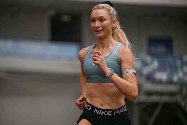 Wanda Diamond League Xiamen 2026 - Training Session XIAMEN, CHINA - MAY 22: Australian Olympic middle-distance medal winner Jessica Hull warms up during a track training session on the eve of the Xiamen Diamond League, the second leg of the 2026 Wanda Diamond League circuit, at the Xiamen Egret Stadium in Xiamen, Fujian province, China, on May 22, 2026. Xiamen China  Copyright: xArturxWidakx originalFilename:widak-wandadia260522_np4b0.jpg