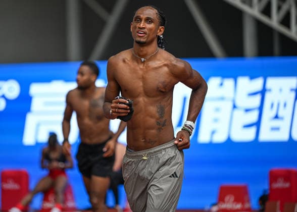 Wanda Diamond League Xiamen 2026 - Training Session XIAMEN, CHINA - MAY 22: Brazilian hurdles superstar Alison dos Santos is seen at a press conference, PK, Pressekonferenz on the eve of the Xiamen Diamond League, the second leg of the 2026 Wanda Diamond League circuit, at the Press Conference Hall of the Xiamen Egret Stadium in Xiamen, Fujian province, China, on May 22, 2026. Xiamen China  Copyright: xArturxWidakx originalFilename:widak-wandadia260522_np9n9.jpg