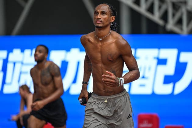 Wanda Diamond League Xiamen 2026 - Training Session XIAMEN, CHINA - MAY 22: Brazilian hurdles superstar Alison dos Santos runs shirtless during a track training session on the eve of the Xiamen Diamond League, the second leg of the 2026 Wanda Diamond League circuit, at the Xiamen Egret Stadium in Xiamen, Fujian province, China, on May 22, 2026. Xiamen China  Copyright: xArturxWidakx originalFilename:widak-wandadia260522_npo1e.jpg