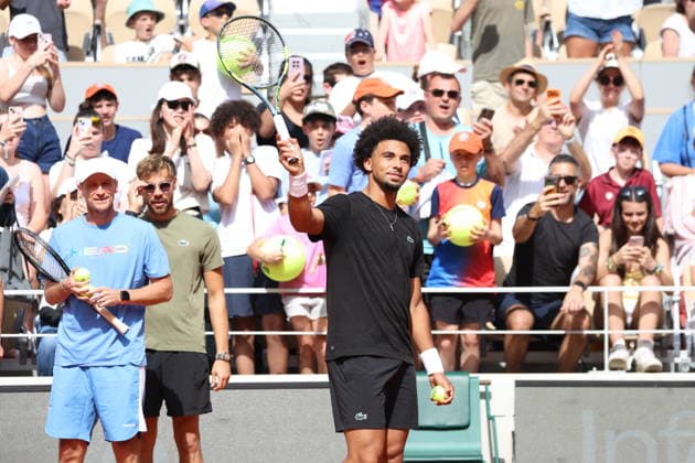 ROLAND GARROS 2026 Thierry Larret MAXPPP - PARIS (75) 23 05 2026 Thierry Larret Maxppp. Tennis. Roland Garros 2026. Internationaux de France de tennis. Stade Roland Garros, Paris (75). Le 23 mai 2024. JournÃ e Yannick NOAH. Entrainement Arthur FILS (FRA) sur le court Philippe Chatrier. Roland Garros 2026. French Open tennis tournament. Roland Garros Stadium, Paris (75) PARIS (75) STADE ROLAND GARROS PARIS ILE DE FRANCE FRANCE  Copyright: xMAXPPPxThierryxLarretx TLR202605234360 TLR202605234360