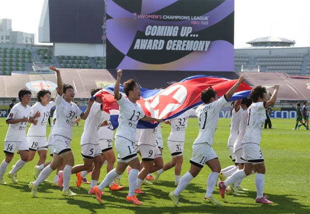 (260523) -- SUWON, May 23, 2026 -- Players of Naegohyang Women s FC celebrate after winning the final match between Naegohyang Women s FC and Tokyo Verdy Beleza at the 2025 2026 AFC Women s Champions League in Suwon, South Korea, May 23, 2026. ) (SP)SOUTH KOREA-SUWON-FOOTBALL-AFC WOMEN S CHAMPIONS LEAGUE-FINAL YaoxQilin 