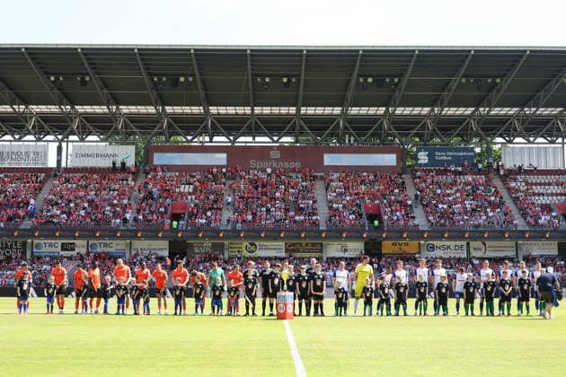 The teams take to the field Football State Cup Brandenburg 2025 2026 Final FC Energie Cottbus VfB Krieschow 1921