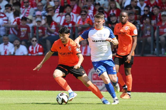 17 Can Moustfa Energie Cottbus, l , 33 Paul Pahlow Krieschow Football Landespokal Brandenburgt 2025 2026 Final FC Energie Cottbus VfB Krieschow 1921