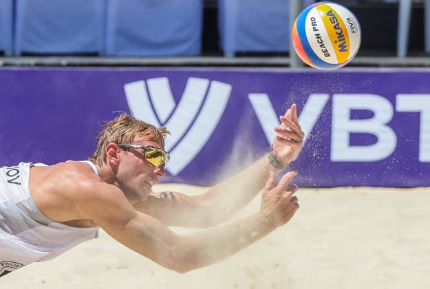 (260523) -- LAGUNA PROVINCE, May 23, 2026 -- Kevin Cuzmiciov of Israel makes a save during the men s round of 16 match between Eylon Elazar Kevin Cuzmiciov of Israel and Bintang Akbar Sofyan Rachman Efendi of Indonesia at the Volleyball World Beach Pro Tour Challenge in Laguna Province, the Philippines, May 23, 2026. ) (SP)PHILIPPINES-LAGUNA PROVINCE-VOLLEYBALL-WORLD BEACH PRO TOUR CHALLENGE RouellexUmali 