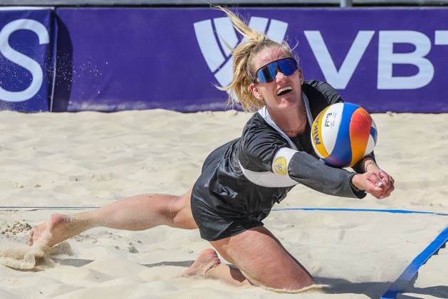 (260523) -- LAGUNA PROVINCE, May 23, 2026 -- Alexia Richard of France competes during the women s round of 16 match between Taliqua Clancy and Stefanie Fejes of Australia against Lezana Placette and Alexia Richard of France in the Volleyball World Beach Pro Tour Challenge in Laguna Province, the Philippines on May 23, 2026. ) (SP)PHILIPPINES-LAGUNA PROVINCE-VOLLEYBALL-WORLD BEACH PRO TOUR CHALLENGE ROUELLExUMALI 