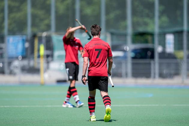 from left Brian Philippsen Frankfurt, 11 , Moritz Alexander Küppers Frankfurt, 7 , player of SC Frankfurt 1880, looking disappointed, disappointment, frustration, disappointed, pessimistic, action, action scene, 23 05 2026, Mannheim Germany , Hockey, Bundesliga, Play down, Men, Mannheimer HC SC Frankfurt 1880 xozx