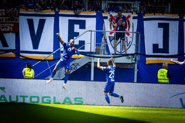 Jena , 230526, Final Soccer Thuringia Cup , FC Carl Zeiss Jena against ZFC Meuselwitz in the picture Manasse Eshele and Justin Schau Jena cheer about the goal to 1 0